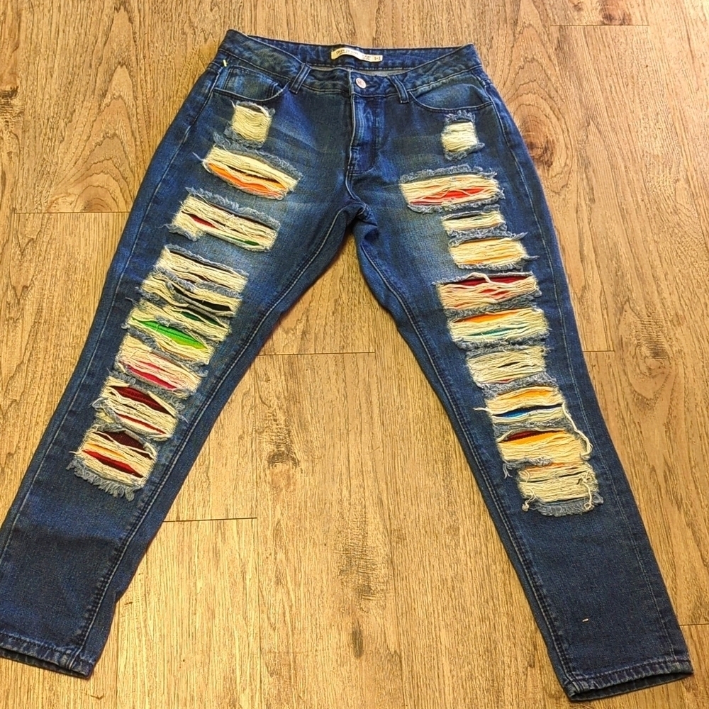 Ethnic denim distressed jeans size 6
